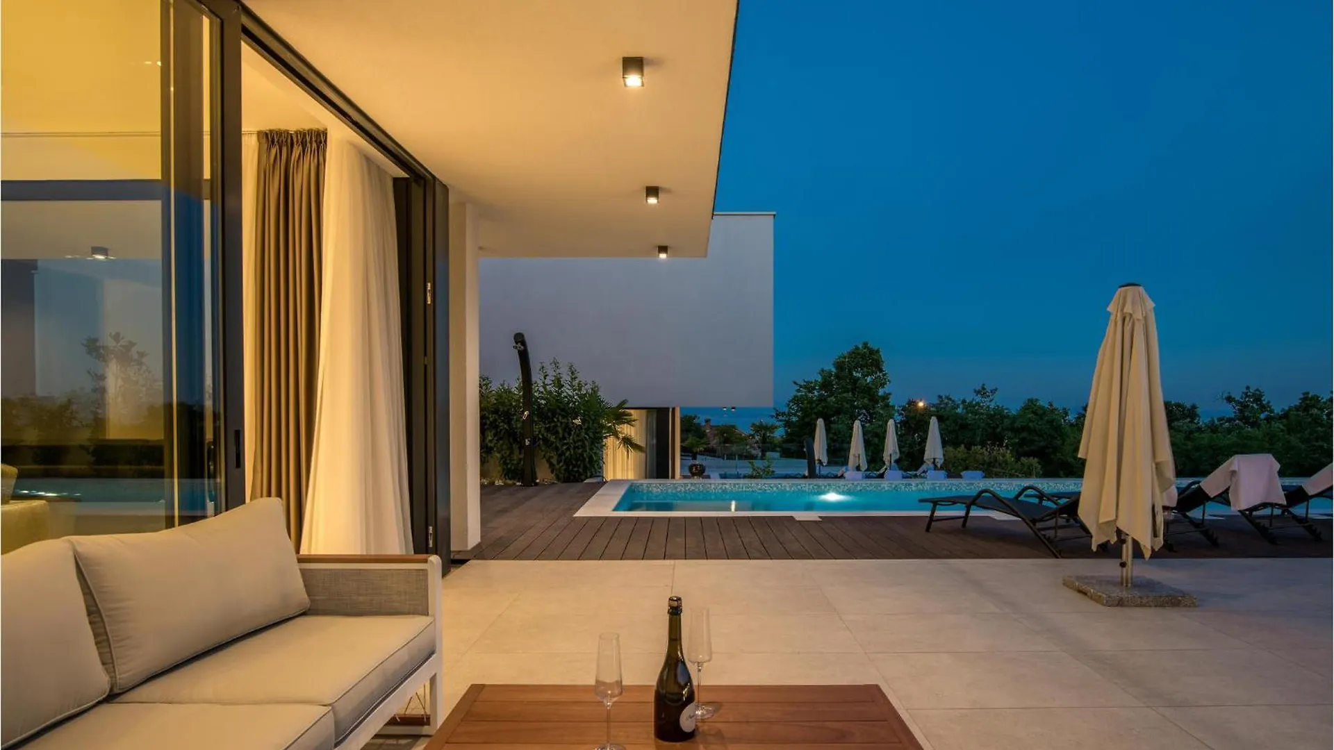 Nice Home In Icici With Swimming Pool Ferienhaus